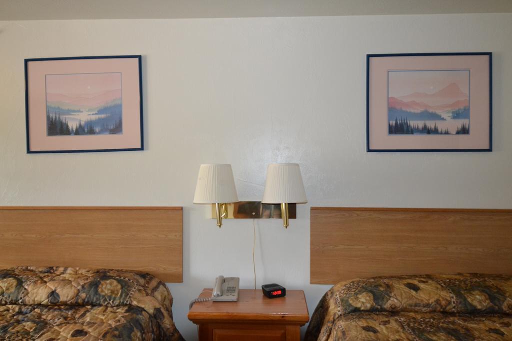 Motel Dude & Roundup West Yellowstone Exteriér fotografie
